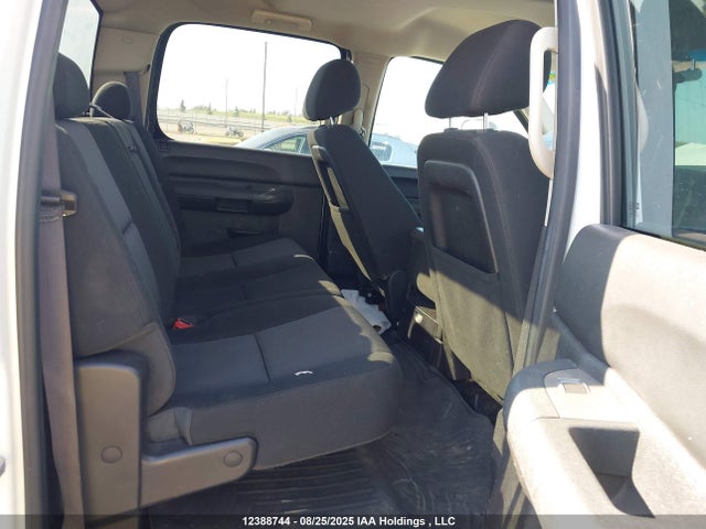 GMC l96 2014 1GT423CG8EF119814 Image 8