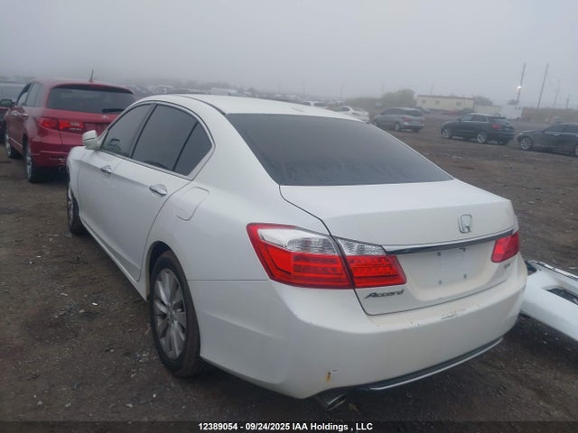 Honda j35y1 2014 1HGCR3F84EA801633 Image 3