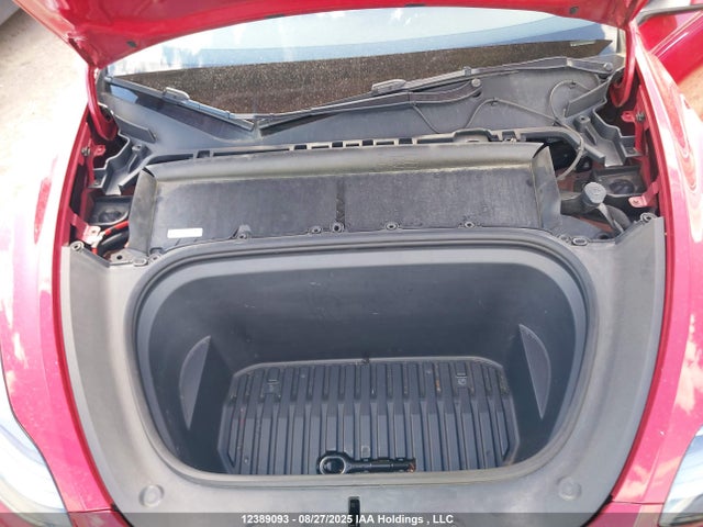 7SAYGDEE9NF374368 Tesla Model Y