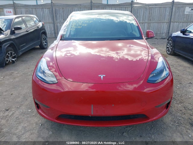 7SAYGDEE9NF374368 Tesla Model Y