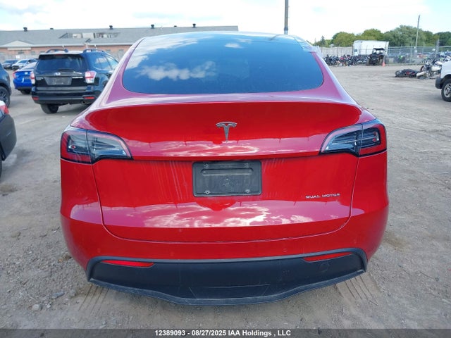 7SAYGDEE9NF374368 Tesla Model Y
