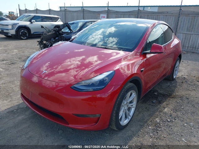 7SAYGDEE9NF374368 Tesla Model Y