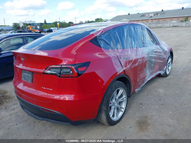 7SAYGDEE9NF374368 Tesla Model Y
