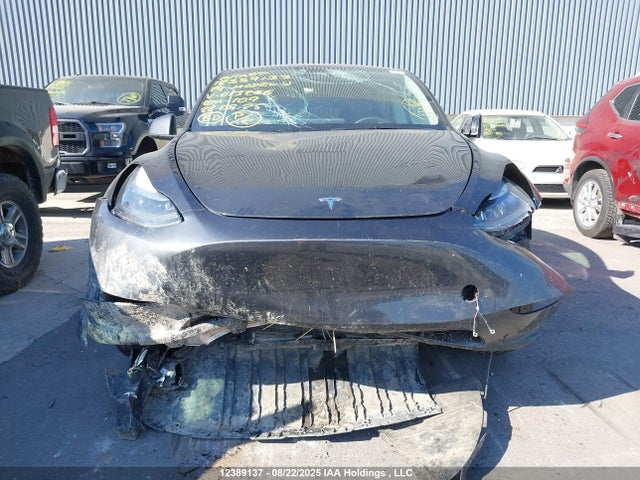 Tesla Model Y 2024 7SAYGDED9RF013266 Image 13