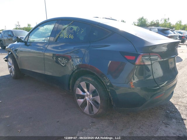 Tesla Model Y 2024 7SAYGDED9RF013266 Image 3