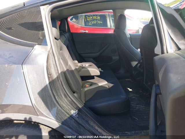Tesla Model Y 2024 7SAYGDED9RF013266 Image 8