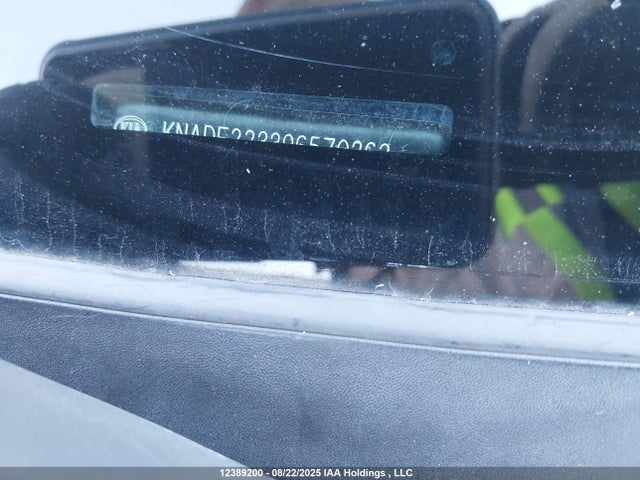12389200 :رقم المزاد ، KNADE223396570362 vin ، 2009 Kia Rio مزاد بيع