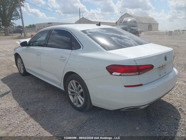 Volkswagen Passat 2021 1VWBA7A35MC013836 Image 3