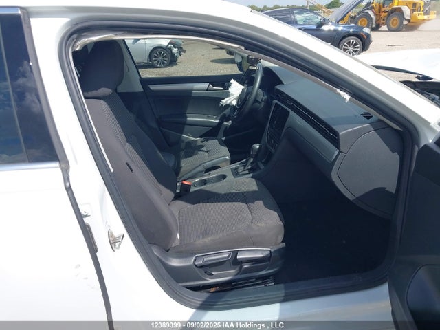 Volkswagen Passat 2021 1VWBA7A35MC013836 Image 5