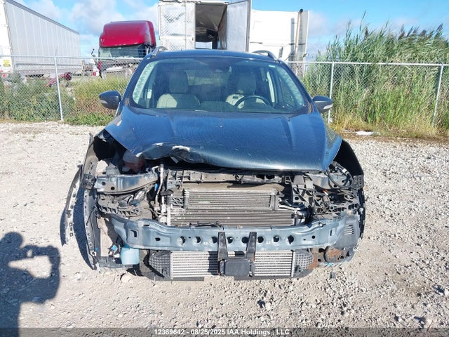 1FMCU9J98KUB37925 Ford Escape