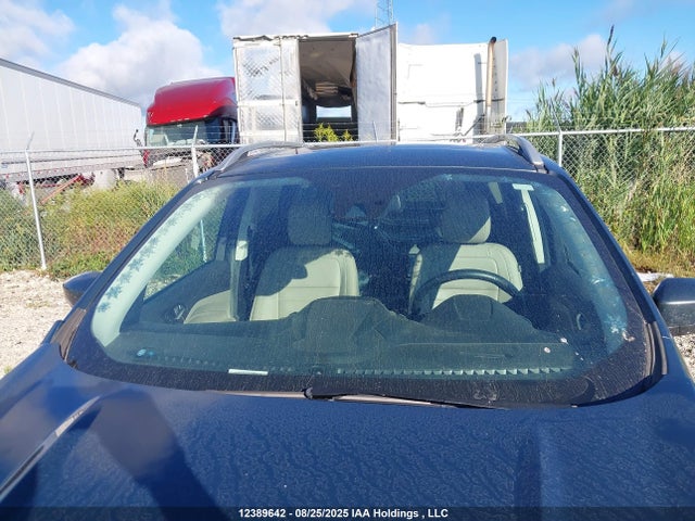 1FMCU9J98KUB37925 Ford Escape