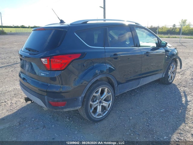 1FMCU9J98KUB37925 Ford Escape