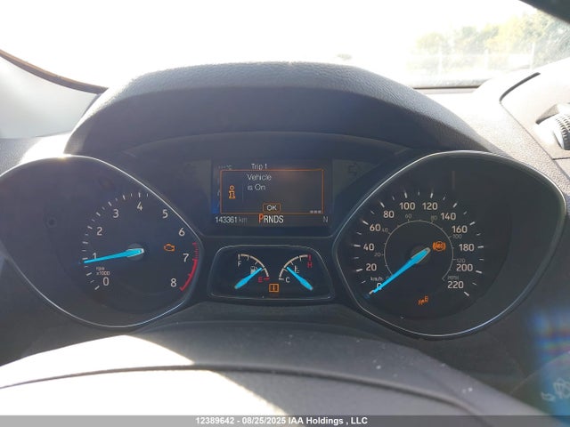 1FMCU9J98KUB37925 Ford Escape