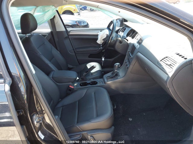 3VWC17AU1HM503823 Volkswagen 1.8 tsi