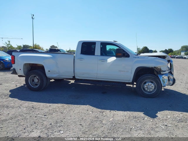 1GT52WCGXJZ119957 GMC Sierra K3500 Sle