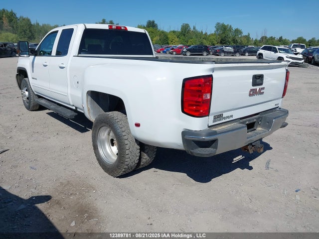 1GT52WCGXJZ119957 GMC Sierra K3500 Sle