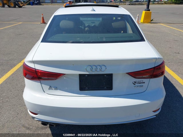 WAUAUGFF3J1070906 Audi A3