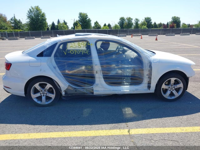 WAUAUGFF3J1070906 Audi A3