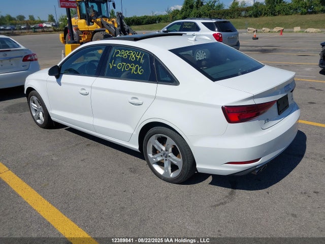 WAUAUGFF3J1070906 Audi A3