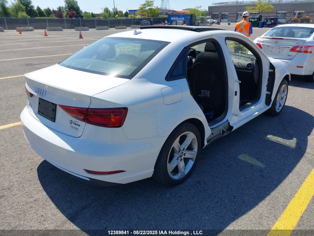 WAUAUGFF3J1070906 Audi A3