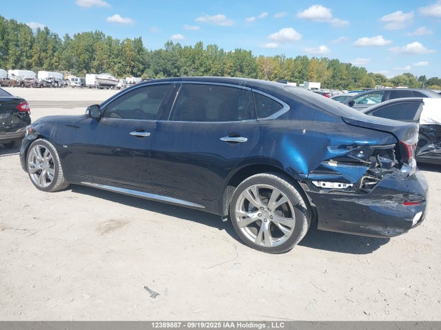 JN1AY1PR5FM180250 Infiniti 2015