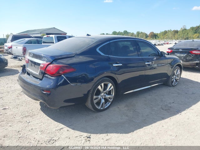 JN1AY1PR5FM180250 Infiniti 2015