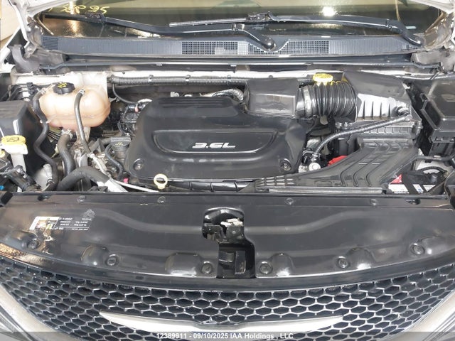 2C4RC1GG8HR591347 Chrysler 2017