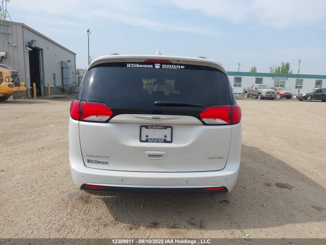 2C4RC1GG8HR591347 Chrysler 2017