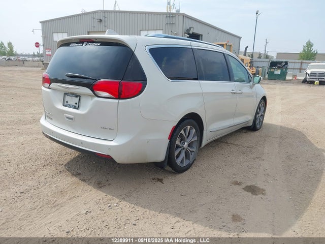 2C4RC1GG8HR591347 Chrysler 2017