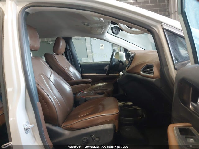 2C4RC1GG8HR591347 Chrysler 2017