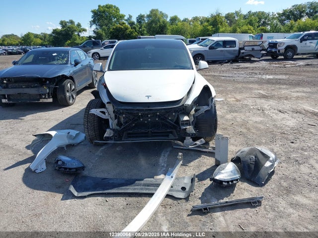 7SAYGAEE1PF622730 Tesla Model Y