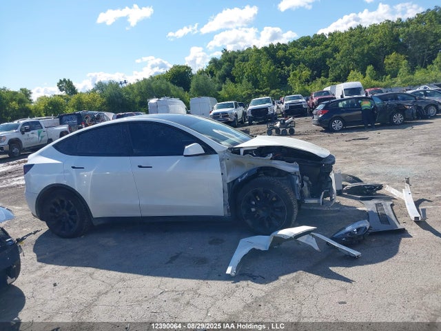 7SAYGAEE1PF622730 Tesla Model Y