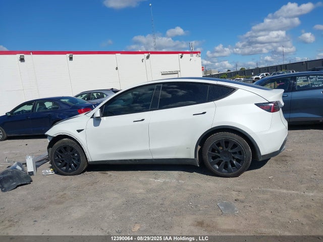 7SAYGAEE1PF622730 Tesla Model Y