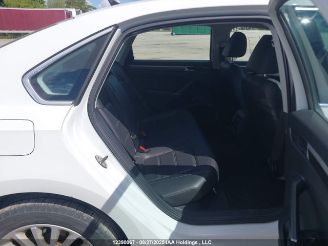 1VWBT7A39HC063249 Volkswagen 1.8 tsi