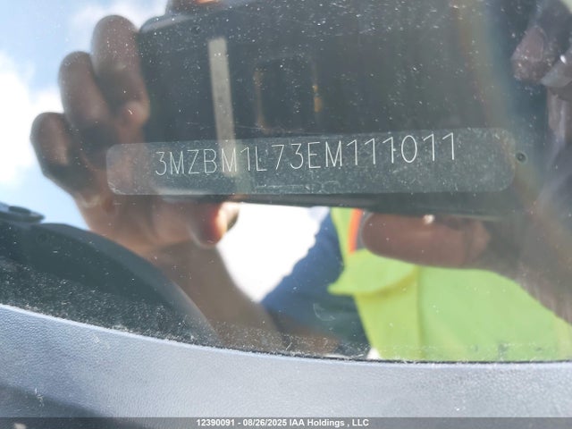3MZBM1L73EM111011 Mazda pe