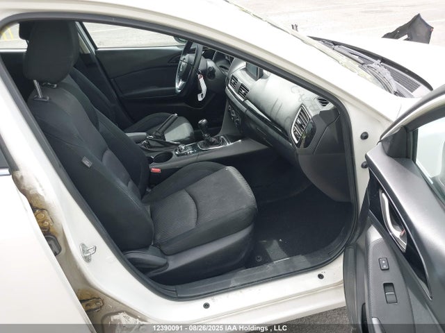 3MZBM1L73EM111011 Mazda pe
