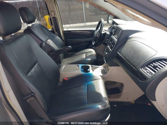 2C4RDGDG9GR315911 Dodge Grand Caravan