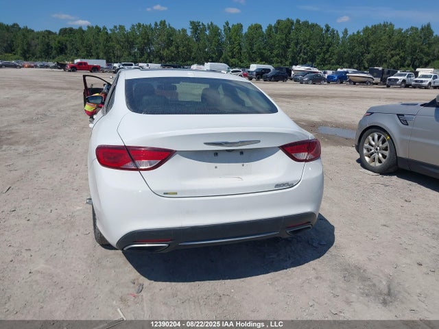 1C3CCCCG2FN728126 Chrysler 200