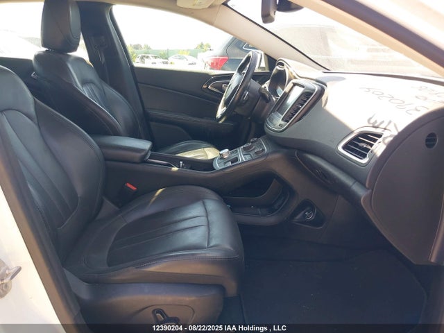 1C3CCCCG2FN728126 Chrysler 200