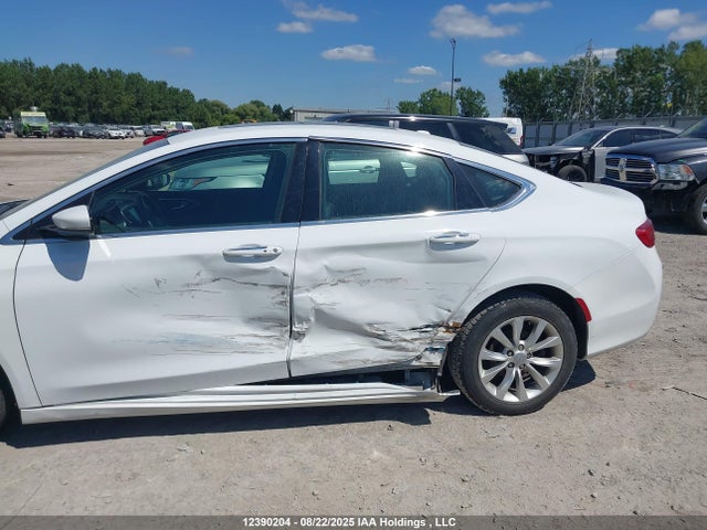1C3CCCCG2FN728126 Chrysler 200