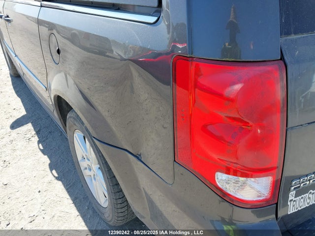 2C4RDGDG5FR665857 Dodge Grand Caravan