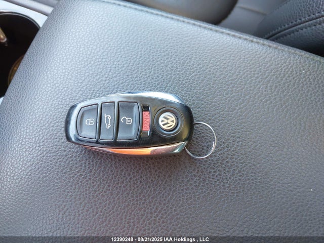 WVGEP9BP8FD004634 Volkswagen 2015
