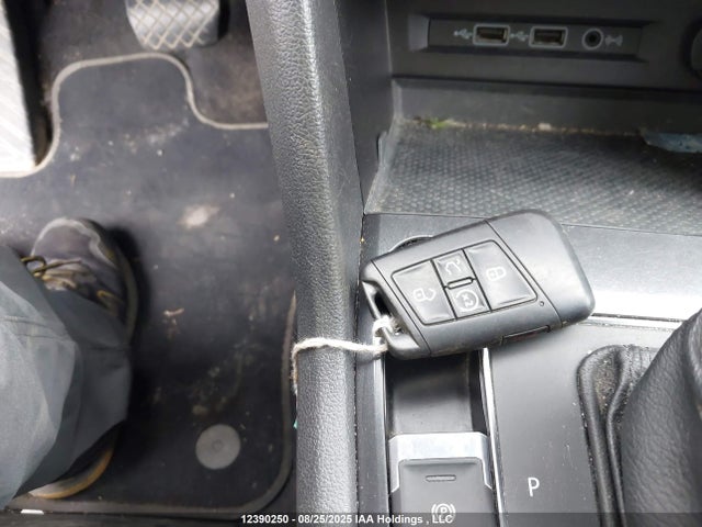 3VV4B7AX0KM174166 Volkswagen Tiguan