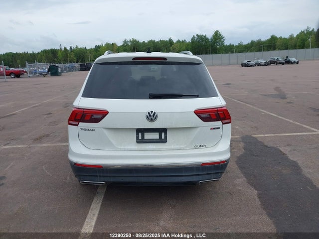 3VV4B7AX0KM174166 Volkswagen Tiguan