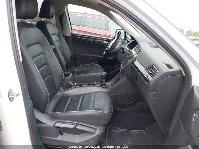 3VV4B7AX0KM174166 Volkswagen Tiguan