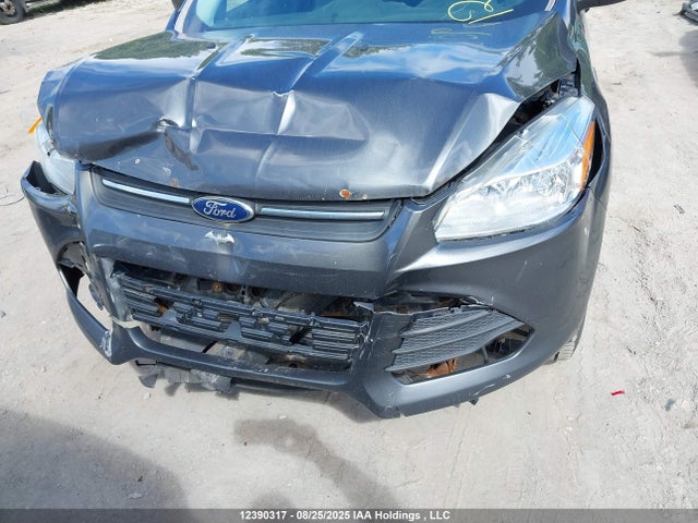 1FMCU0G73GUB09832 Ford 2016