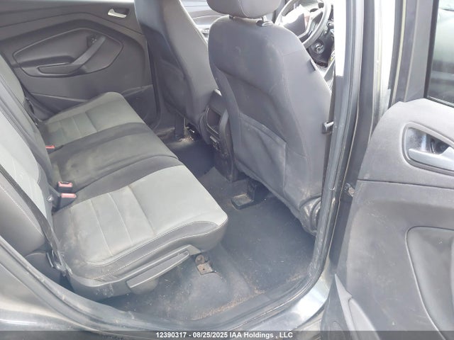 1FMCU0G73GUB09832 Ford 2016