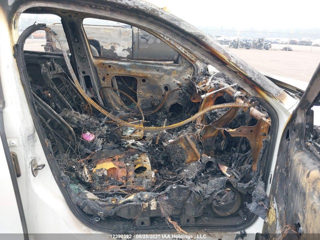 1VWAT7A33HC023521 Volkswagen tsi