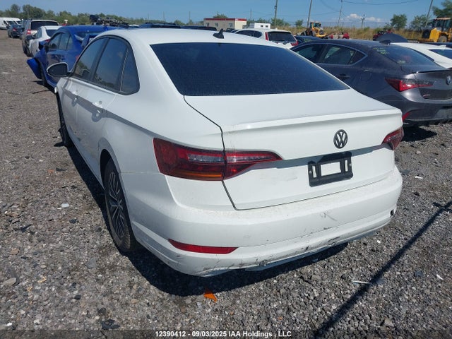 3VWE57BU1KM124856 Volkswagen 1.8 tsi