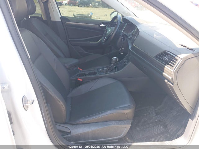 3VWE57BU1KM124856 Volkswagen 1.8 tsi